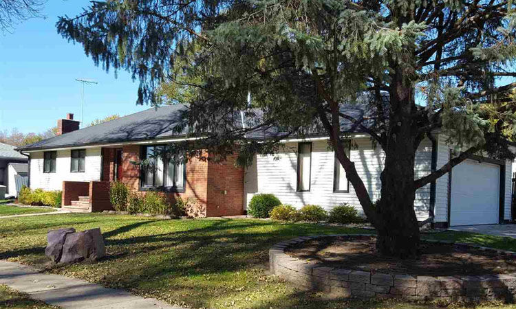 5311 Sunnybrook Dr, Sioux City - $182,500